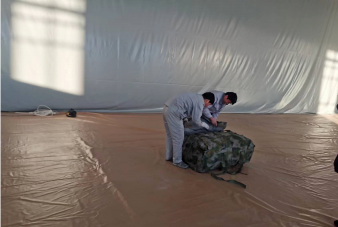 How to inflate and exhaust the inflatable tent？